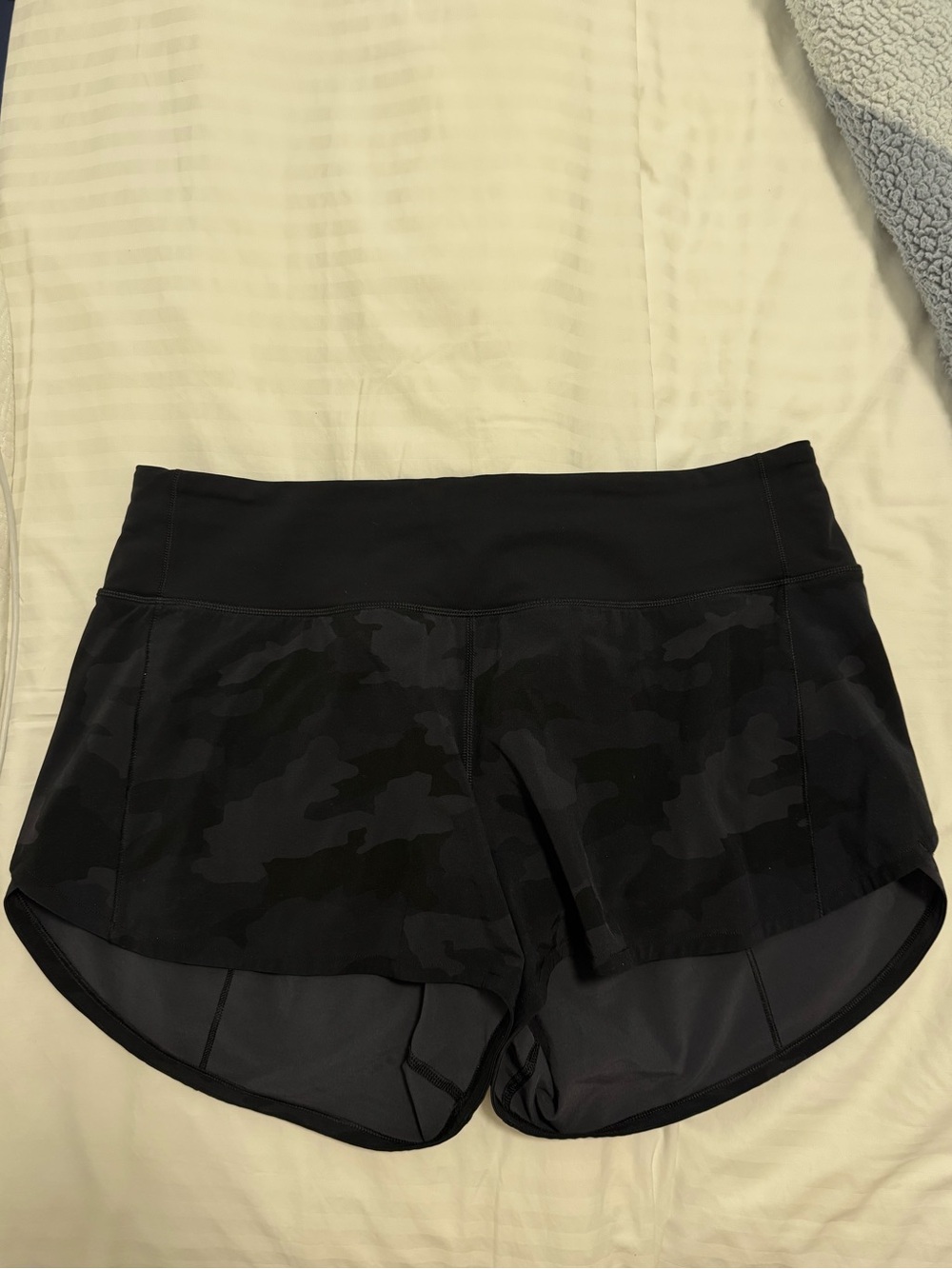 Lululemon 4” Speed Up Shorts